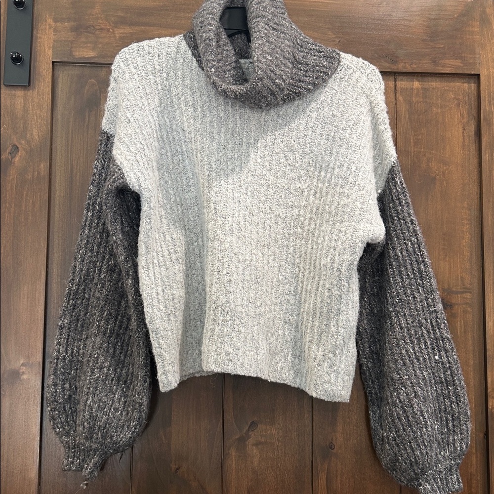 E82 Ruby Moon Cowl Neck Sweater Light & Dk. Combo Grey Size Small